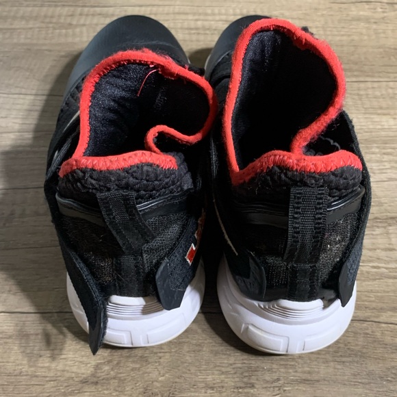 Nike LeBron Soldier XII Shoes - Picture 5 of 7